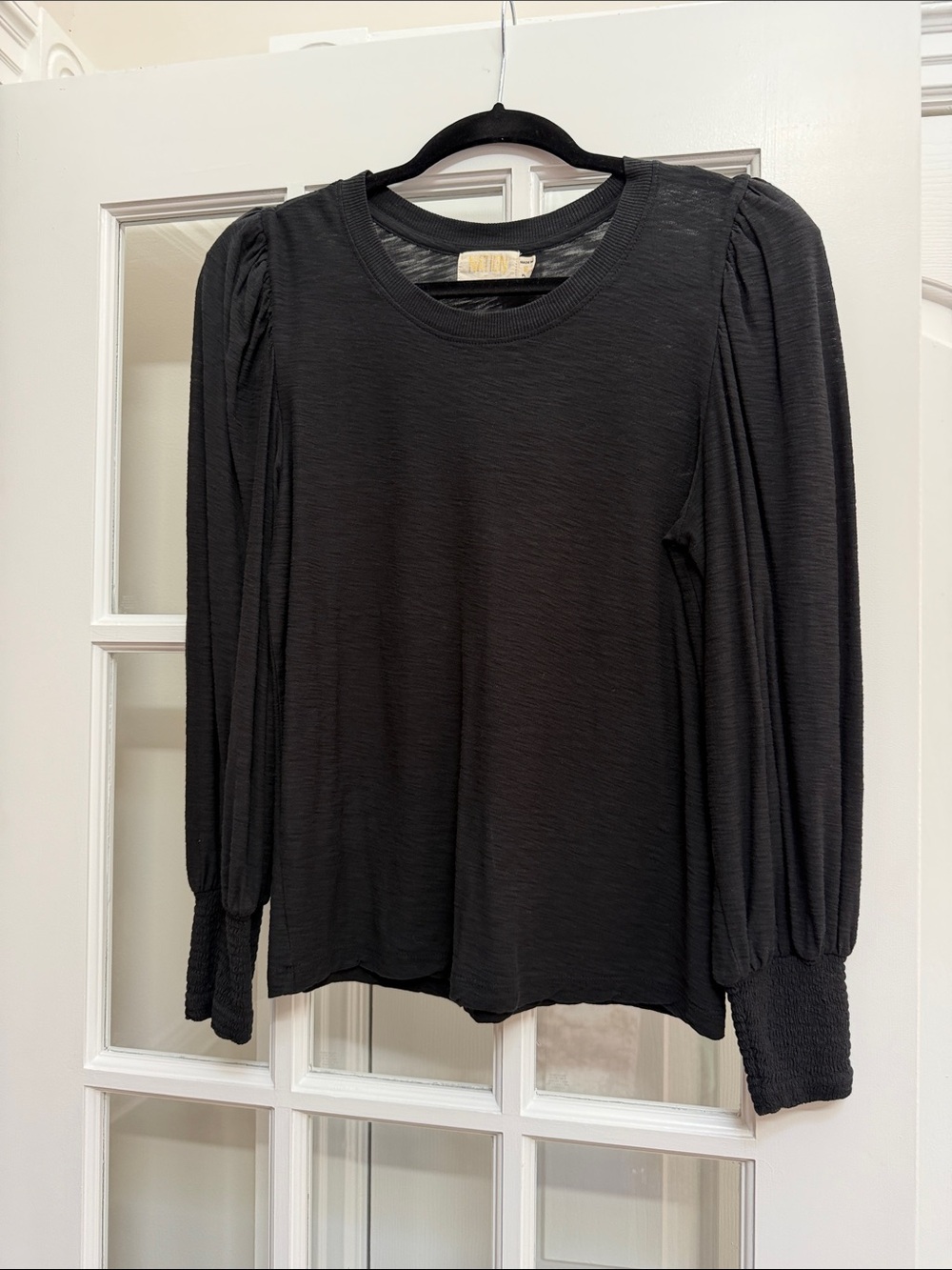 Nation LTD Los Angeles - Black Puff-Sleeve Women's Top with Wrist Detail - Small